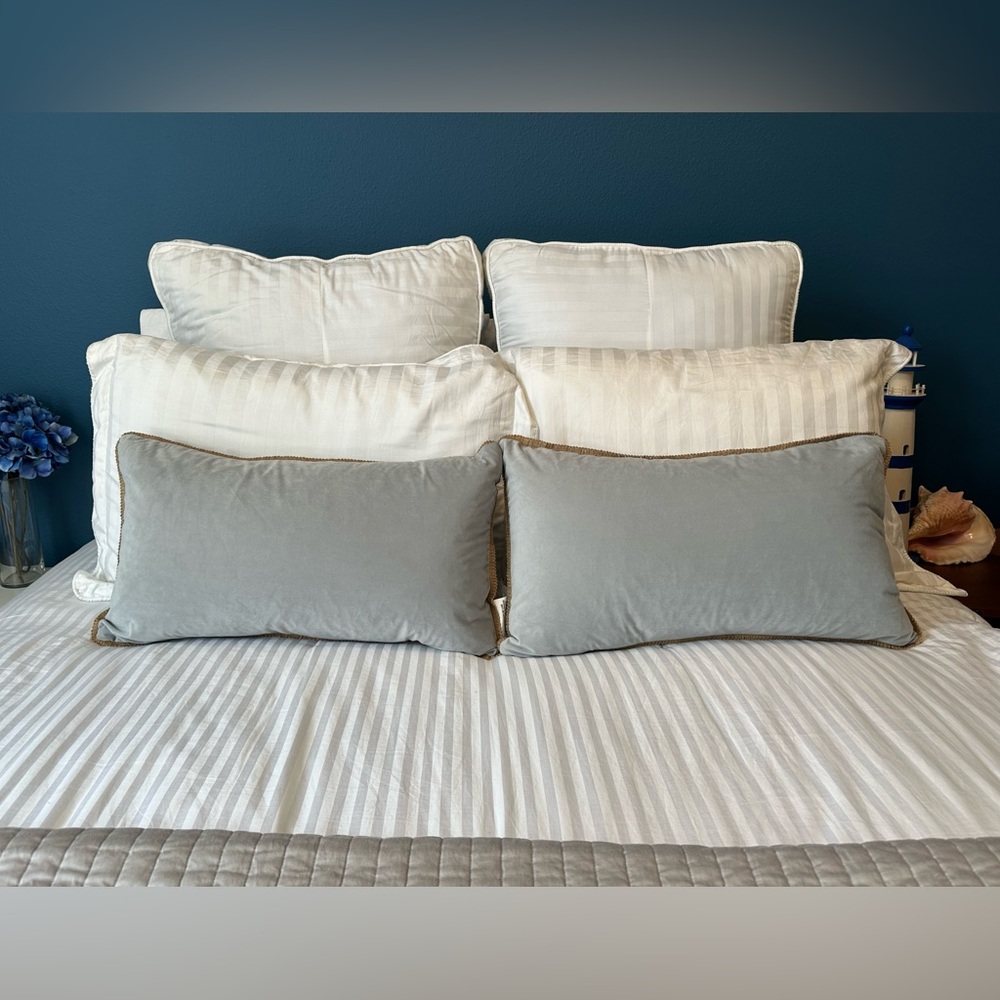 Dream Home Grey Velour Accent Home Pillows trimmed with burlap edges (2)